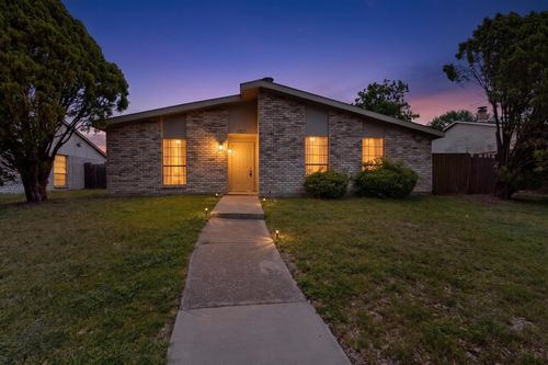 5217 Aberdean Trl, Grand Prairie, TX, 75052-2204 | Card Image