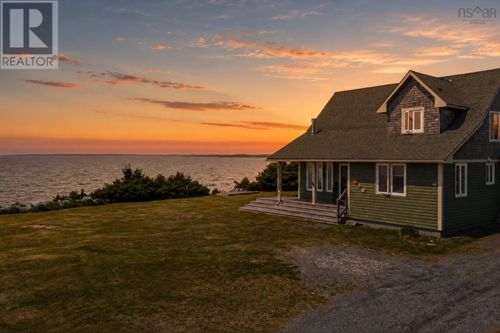 80 Pierce Point Rd, Liverpool, NS, B0T1K0 | Card Image
