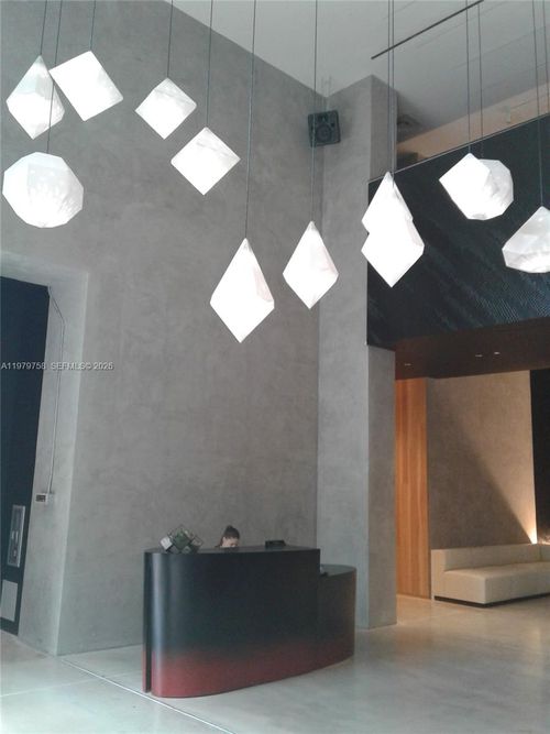 apt-906-151 Se 1st St, Miami, FL, 33131-1433 | Card Image