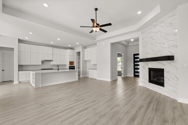 Open-concept living perfect for entertaining | Image 16
