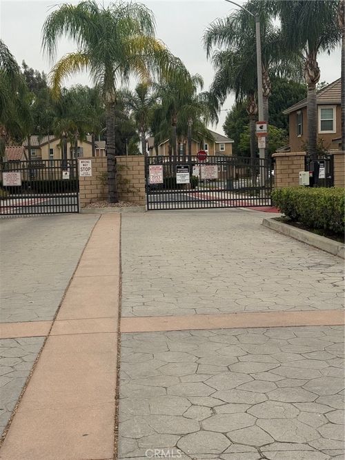 4420 Kristen Ct, Riverside, CA, 92501-1781 | Card Image