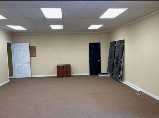 300 Large Room.jpg | Image 4