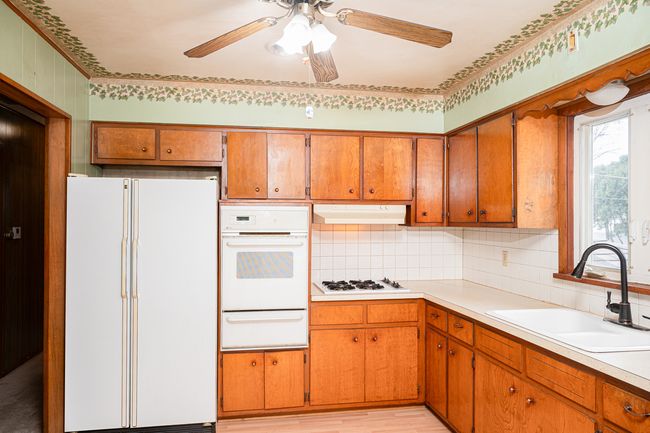 207 Muehl Dr, House other with 5 bedrooms, 2 bathrooms and 2 parking in Lockport IL | Image 9