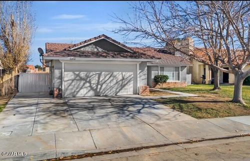 43938 Delgado Ct, Lancaster, CA, 93535-5889 | Card Image