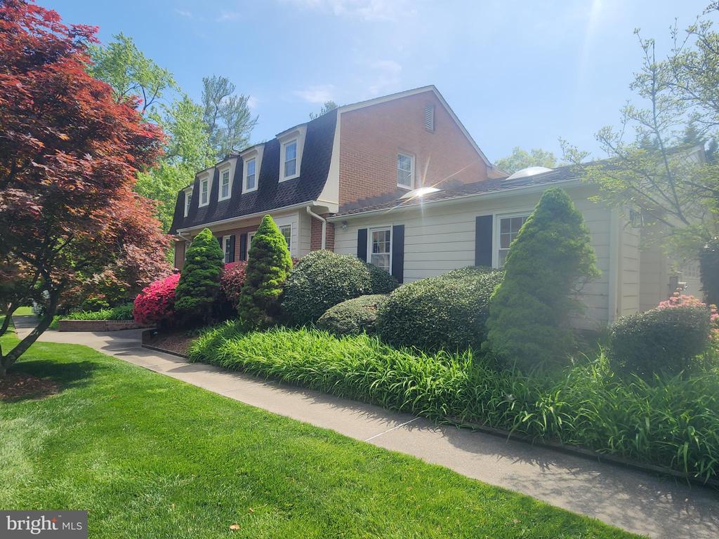Kentsdale Dr, Potomac, MD 20854