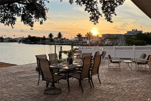 16102 4th St E, REDINGTON BEACH, FL, 33708-1614 | Card Image