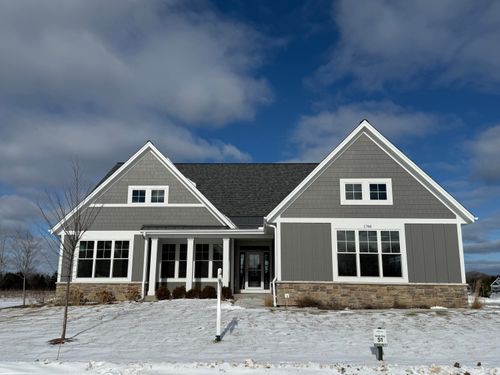 1748 N River Rd, MILWAUKEE, WI, 53217 | Card Image