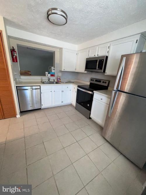 42 Victoria Manor Ct, SICKLERVILLE, NJ, 08081-2919 | Card Image