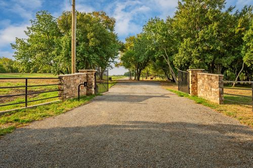 1015 Waters Edge Dr, Denison, TX, 75020-2609 | Card Image