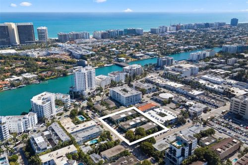 1060 98th St, Bay Harbor Islands, FL, 33154-3816 | Card Image