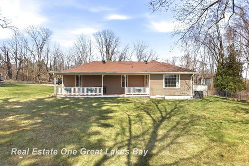 3497 Cat Lake Rd, Caro, MI, 48723-9555 | Card Image