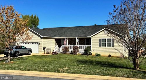 690 E Stonewall Dr, FRONT ROYAL, VA, 22630-3068 | Card Image