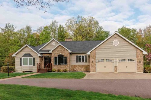 N2321 Della Ln, Medford, WI, 54451-8803 | Card Image
