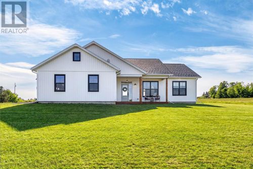 329 Macinnis Rd, North Winsloe, PE, C1E3M4 | Card Image