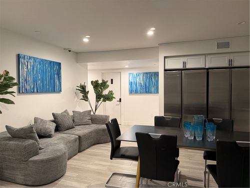 5654 La Mirada Ave, Los Angeles, CA, 90038-2292 | Card Image