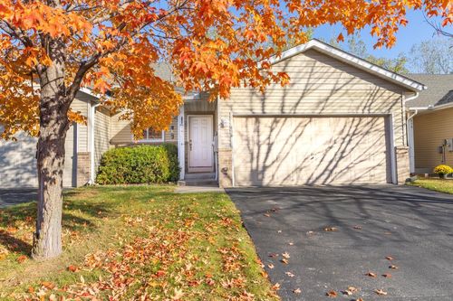 636 35th St W, Hastings, MN, 55033-4143 | Card Image