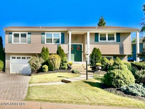 47 Cresci Blvd, Hazlet, NJ, 07730-1168 | Card Image