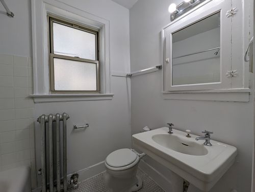 apt-205-2536 N Sawyer Ave, Chicago, IL, 60647-6592 | Card Image