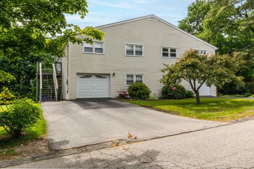 90 Dawson Avenue, Manchester, NH, 03104 | Card Image