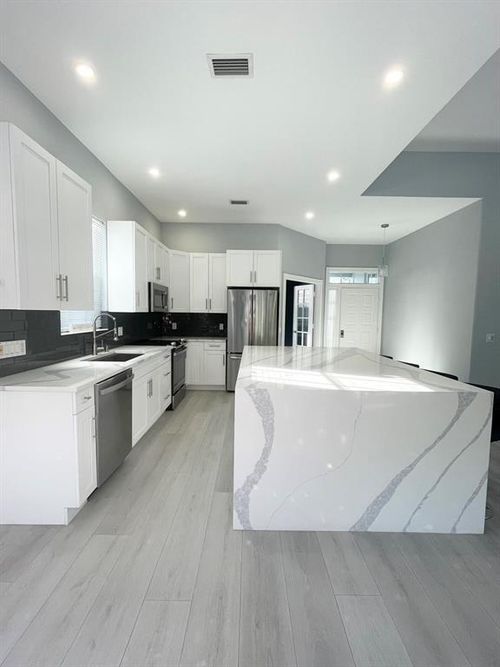 304 Nw Bentley Cir, Port St. Lucie, FL, 34986-2405 | Card Image