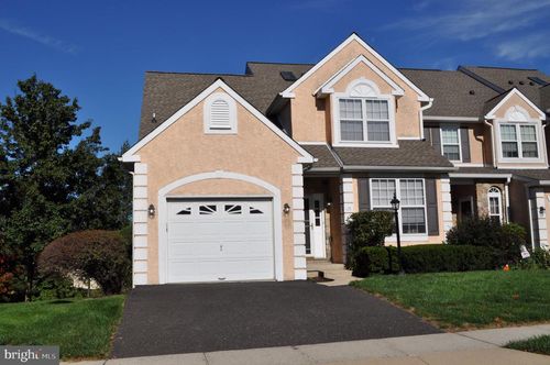 18 Wheatsheaf Ln, NORRISTOWN, PA, 19403-1172 | Card Image
