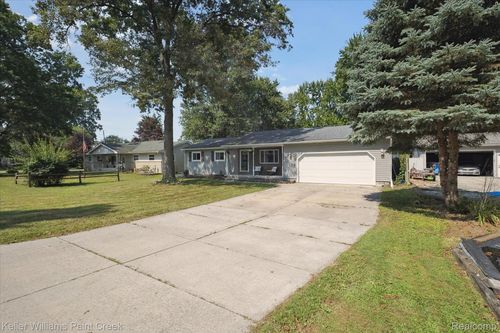 583 Market St, Algonac, MI, 48001-1655 | Card Image