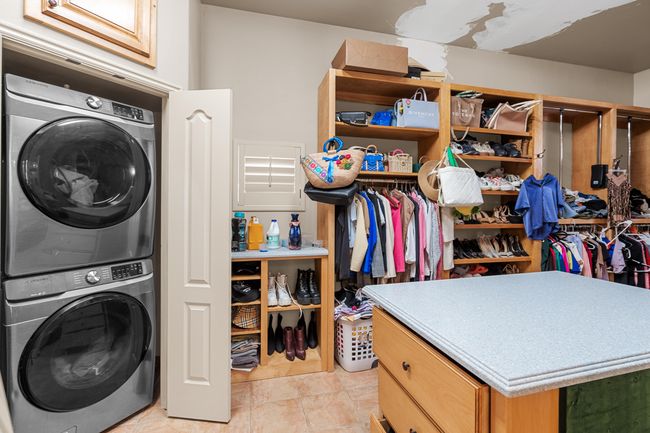 Master Closet | Image 29