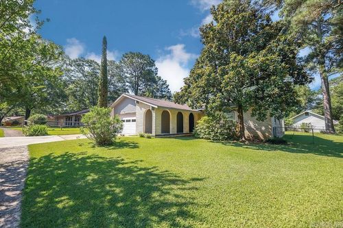 411 Robin Rd, El Dorado, AR, 71730-2915 | Card Image