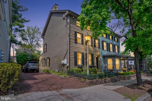 70 W Bridge St, NEW HOPE, PA, 18938-1303 | Card Image