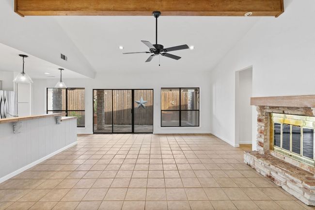 UNIT-12 - 1108 Hi Stirrup, Condo with 2 bedrooms, 2 bathrooms and 2 parking in Horseshoe Bay TX | Image 4