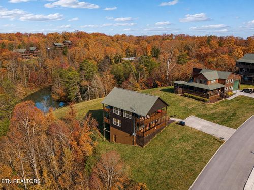 339 Oak Lake Dr, Sevierville, TN, 37876-3407 | Card Image
