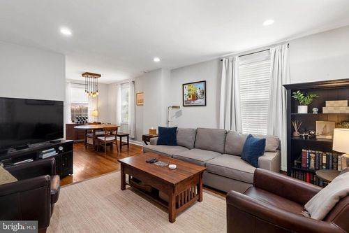 3045 S Abingdon St, ARLINGTON, VA, 22206-1604 | Card Image