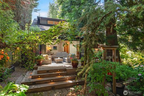 12518 Ne 65th Street, Kirkland, WA, 98033 | Card Image