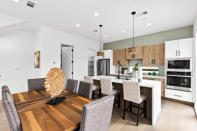 105 - 604 N Ewing Ave, Townhouse with 3 bedrooms, 4 bathrooms and null parking in Dallas TX | Image 10