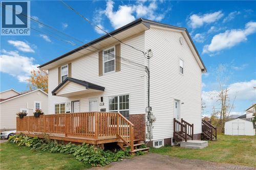 160 Rue Thomas, Dieppe, NB, E1A6B9 | Card Image