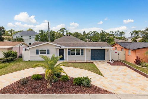 3242 Beacon Square Dr, HOLIDAY, FL, 34691-1053 | Card Image