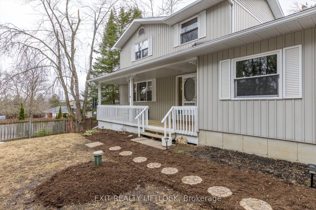 868 Lily Lake Rd, House other with 4 bedrooms, 2 bathrooms and 6 parking in Selwyn ON | Image 6