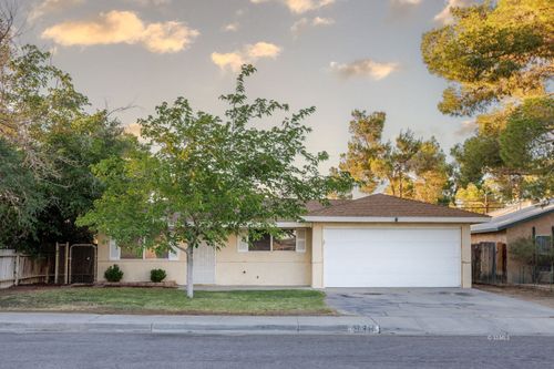 936 W Saint George, Ridgecrest, CA, 93555 | Card Image