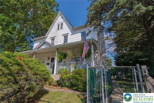 617 N Irving St, Allentown, PA, 18109-2051 | Card Image