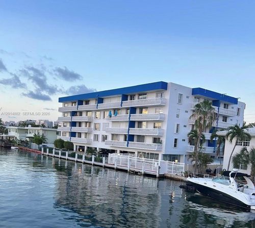302-8530 Byron Ave, Miami Beach, FL, 33141-4806 | Card Image