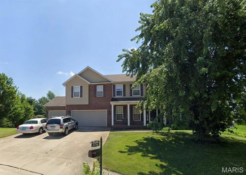 2738 Geneva Lake Dr, Belleville, IL, 62221-8618 | Card Image