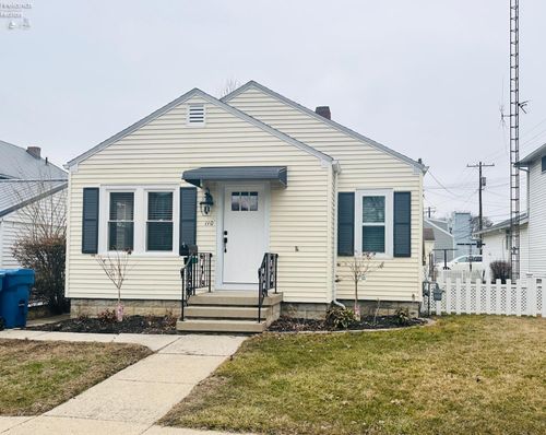 110 S Monroe St, Fremont, OH, 43420-2864 | Card Image