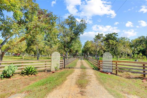 11935 County Road 160, Boling, TX, 77420-9533 | Card Image