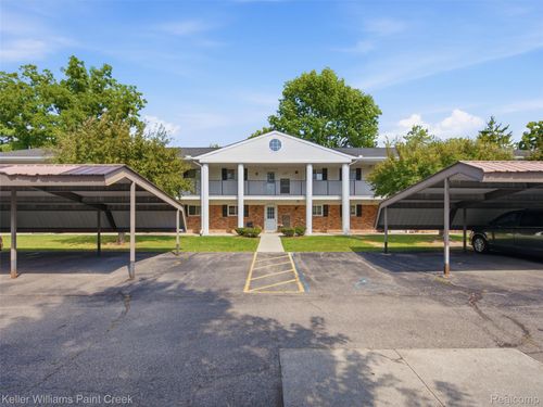 17-42630 Plymouth Hollow Dr, Plymouth, MI, 48170-2562 | Card Image