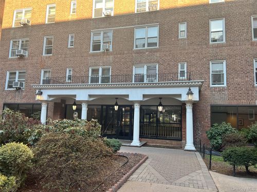 apt-5k-105-38 63rd Dr, Forest Hills, NY, 11375-1661 | Card Image