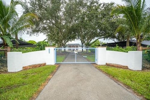 19390 Sw 232nd St, Miami, FL, 33170-5111 | Card Image
