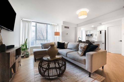 213-801 King St W, Toronto, ON, M5V3C9 | Card Image