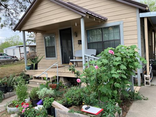 1010 Harlem St, El Campo, TX, 77437-4828 | Card Image