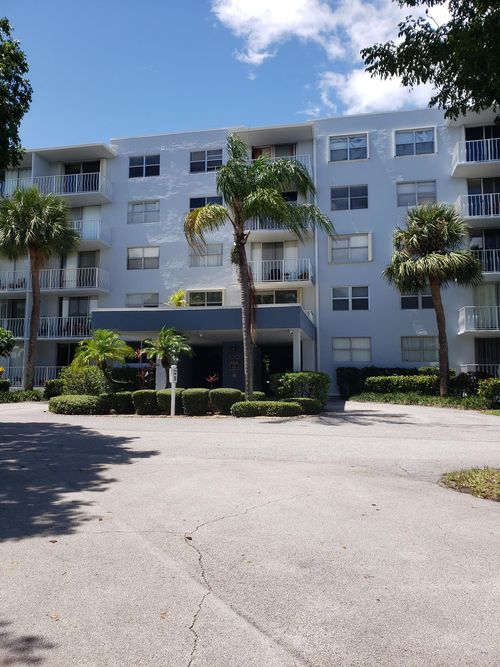 apt-2k-500 Executive Center Dr, West Palm Beach, FL, 33401-4922 | Card Image