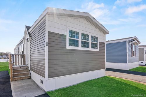 25 Sheldon St, Stony Point, NY, 10980-1671 | Card Image